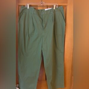 Stylish Pleated Pants. Straight leg/Wide leg. 16W NWT